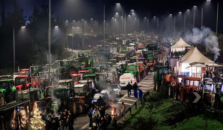 «Όχι» από τους αγρότες της Νίκαιας στην αυριανή συνάντηση με τον Μητσοτάκη – Η απάντηση της κυβέρνησης (Βίντεο)
