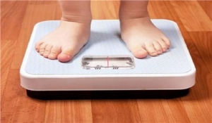 Πώς μπορεί να χτυπηθεί η παχυσαρκία - Οι ειδικοί προτείνουν να μειωθεί το μέγεθος των πάντων: