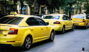 Προειδοποιητική 48ωρη απεργία οδηγών ταξί - Αντιδρούν για τις μεταφορές επιβατών με βανάκια