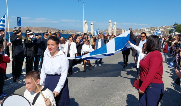 Πάρος, 28η Οκτωβρίου: Τα ελπιδοφόρα νιάτα του νησιού παρέλασαν με καμάρι και υπερηφάνεια