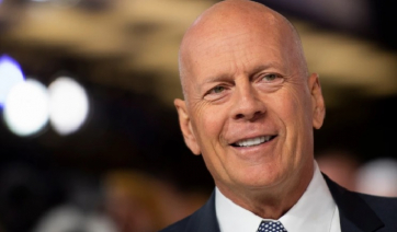 Ο Μπρους Γουίλις διαγνώστηκε με αφασία και αποσύρεται από την υποκριτική