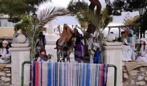 Κυριακή των Βαΐων: Η αναπαράσταση της Εισόδου στα Ιεροσόλυμα που «έκλεψε» την παράσταση στις Λεύκες Πάρου… (Βίντεο)