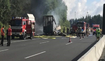 Φοβερό τροχαίο λεωφορείου με φορτηγό στη Γερμανία: Φόβοι για πολλούς νεκρούς -Αγνοούνται 18 άνθρωποι