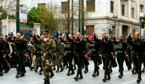 Το Λιμενικό απαγορεύει στους ΟΥΚάδες να απαγγείλουν συνθήματα στην παρέλαση!