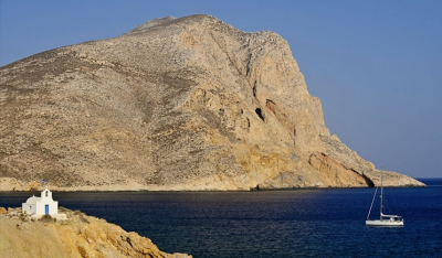 Ένας από τους πιο τρομακτικούς βράχους στον κόσμο βρίσκεται στις Κυκλάδες - Πώς συνδέεται με το Γιβραλτάρ