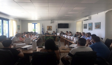 Επίσκεψη γνωριμίας 40 τουριστικών πρακτόρων και μιας δημοσιογράφου από την Βόρεια Ελλάδα στην Πάρο