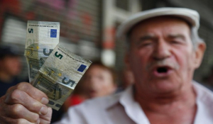Συντάξεις: Αύξηση από 60 έως 120 ευρώ σε 300.000 συνταξιούχους από 1η Γενάρη