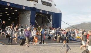 Αδειάζει η Αθήνα -Στο 90% η πληρότητα στα δρομολόγια των πλοίων