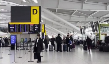 Χάος στα αεροδρόμια της Βρετανίας λόγω τεχνικού προβλήματος - Νέες ακυρώσεις πτήσεων (βίντεο)