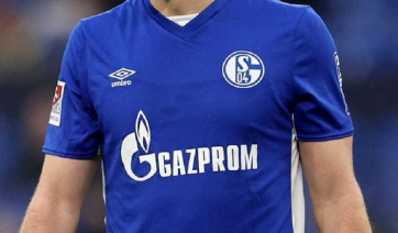 Η Σάλκε αφαίρεσε το λογότυπο της GAZPROM από τη φανέλα της