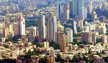 Σε εξέλιξη οι συνομιλίες ΗΠΑ - Ιράν στο Ομάν - Η Τεχεράνη διαβεβαιώνει ότι είναι «έτοιμη» να υπερασπιστεί τον εαυτό της (βίντεο)