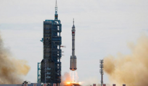 Κίνα: Απογειώθηκε το επανδρωμένο διαστημόπλοιο Shenzhou-12