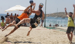 Σφύριγμα λήξης στο Paros Beach Handball Tournament. Τα ενθουσιώδη λόγια των παικτών και η πρόσκληση του Δημάρχου Πάρου! (Βίντεο + Φωτό)