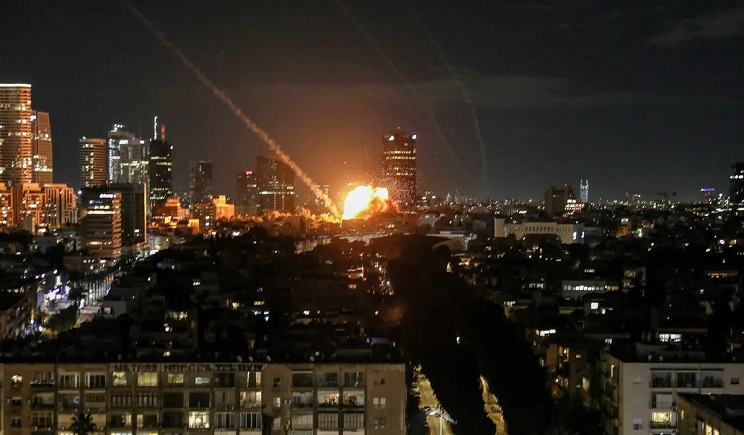 Μέση Ανατολή: Μαζική επίθεση της Χεζμπολάχ στο Ισραήλ με 100 ρουκέτες – Οι όροι του Πεζεσκιάν για εκεχειρία (Βίντεο)