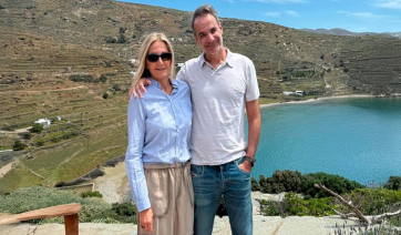 Μητσοτάκης: Η φωτογραφία με τη Μαρέβα και οι ευχές για το Πάσχα
