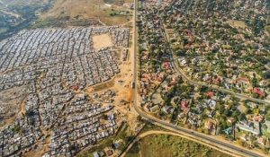Με δορυφορικές φωτογραφίες επιστήμονες καταγράφουν τη φτώχεια