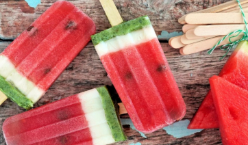 Συνταγή για ξυλάκι γρανίτα με γεύση καρπούζι -Το τρικ που θα ξετρελάνει τα μικρά παιδιά