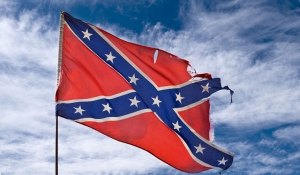 «Υποστέλλεται» η σημαία των Νότιων σε ΗΠΑ και... Κίνα