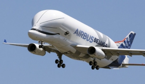 BelugaXL: Παρθενική πτήση για το γιγαντιαίο αεροσκάφος της Airbus -Μια «φάλαινα» στον αέρα