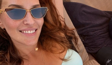 Στην Πάρο χαλαρώνει η Σίσσυ Χρηστίδου