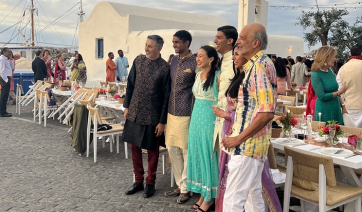 Πάρος: Φαντασμαγορικός γάμος με «άρωμα» Bollywood στο νησί! Γλέντι σε διάσημο στέκι της Νάουσας…