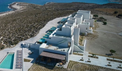 Τι λέει η V Tourism για την επέκταση του ξενοδοχείου Domes White Coast Milos στον Μύτακα Μήλου