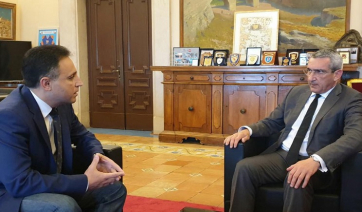 Ενημερωτική συνάντηση Περιφερειάρχη με τον Περιφερειακό Συμπαραστάτη