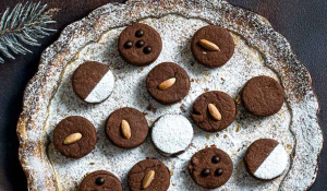 Κουραμπιέδες με σοκολάτα από την Αργυρώ (Βίντεο)