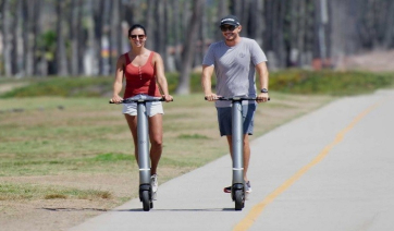 Ηλεκτρικά πατίνια: Ήρθε το «τέρας» με τιμή 25.000 ευρώ και επιδόσεις supercar