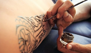 Τέλος στα τατουάζ βάζει νέας γενιάς laser, ανώδυνα, αναίμακτα