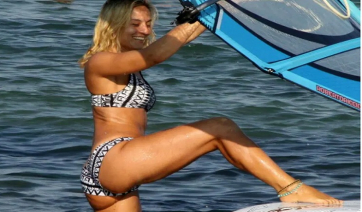 Πάρος: Στο νησί για surfing η Ελεονόρα Μελέτη! «Δαμάζει» τα κύματα δηλώνοντας λάτρης της Πάρου και του αθλήματος…