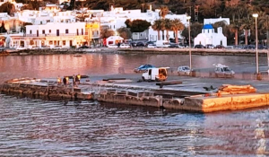 Πάρος: Με ταχύ ρυθμό προχωρά το έργο αντικατάστασης της μετώπης στο λιμάνι – Παραδίδεται σύντομα