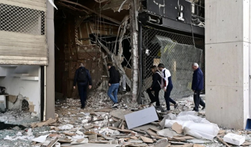 Πειραιάς: Με μεγάλη ποσότητα εκρηκτικών η βόμβα - Βίντεο με το ωστικό κύμα της έκρηξης