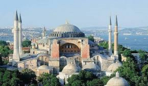 Αγία Σοφία: «Καμπανάκι» για τη στατικότητα από Τούρκο καθηγητή - «Αν δεν κλείσει, θα καταρρεύσει»