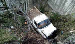 Εύβοια: Σοκαριστικό τροχαίο - Εγκλωβίστηκε ο οδηγός