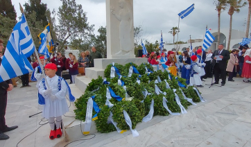 Πάρος: Με επισημότητα και τις δέουσες τιμές γιορτάστηκε η 25η Μαρτίου στο νησί (Bίντεο)