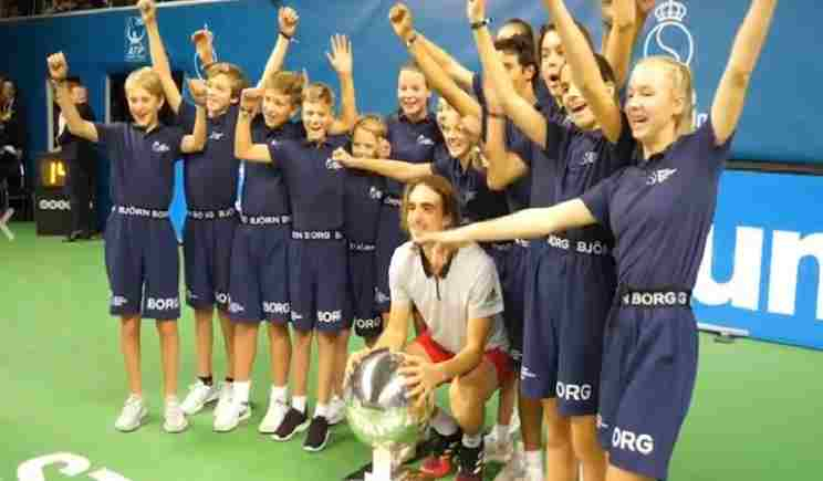 Το «σήκωσε» ο Τσιτσιπάς: «Για αυτές τις στιγμές ζούμε!», γράφει για την κατάκτηση του πρώτου τίτλου ATP