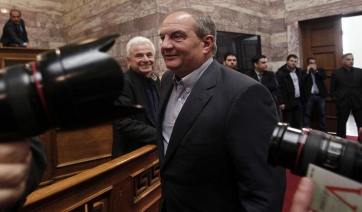 Καραμανλής: Αφρονες επιλογές που εξωθούν την χώρα σε περιπέτειες