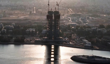 Riviera Tower: Εντυπωσιακά πλάνα από τον ουρανοξύστη που έφτασε ήδη τα 113 μέτρα ύψος