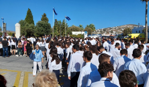 Πάρος: Mε επισημότητα και συγκίνηση  γιορτάστηκε η εθνική επέτειος της 28ης Οκτωβρίου στο νησί