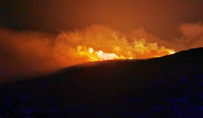 ΣΥΜΒΑΙΝΕΙ ΤΩΡΑ: Πυρκαγιά ξέσπασε στα Βουνιά της Πάρου…