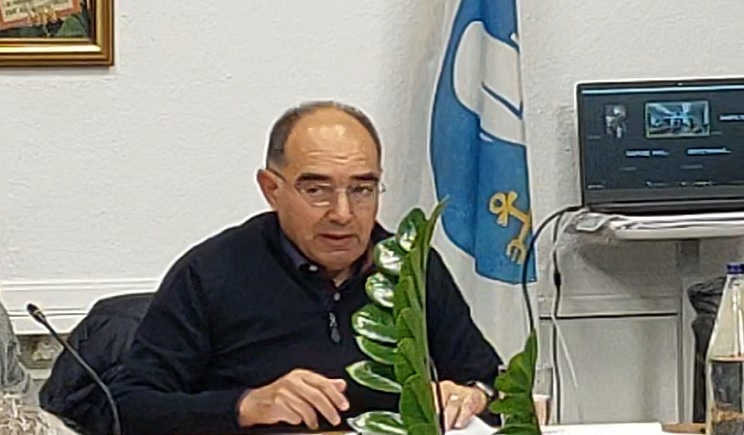 Πάρος, Δημοτικό Συμβούλιο: Ο Δήμαρχος ενημέρωσε το σώμα για το νέο αεροδρόμιο – Δείτε όσα ανακοίνωσε (Βίντεο)