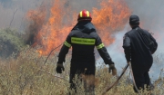 Μεγάλη φωτιά στα Χανιά - Εκκενώθηκε το χωριό Σπίνα