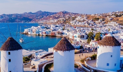 Τρία χρόνια αιμορραγεί σε τουρίστες η Μύκονος