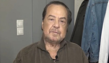 Γιάννης Πάριος για Χάρη Βαρθακούρη: Είναι καλύτερος από εμένα, αλλά είναι άτυχος γιατί με έχει πατέρα (Βίντεο)