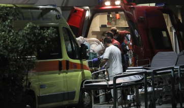 «Γέφυρα ζωής» από Σαντορίνη για Κρήτη, με δύο αεροδιακομιδές