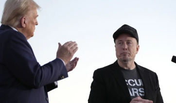 Τραμπ: Ο Μασκ «εκτροχιάστηκε», γελοίο το νέο κόμμα του - Η δηκτική απάντηση του Μασκ