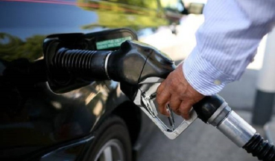 Στα ύψη η τιμή της βενζίνης στα νησιά - Πάνω από τα 2 ευρώ το λίτρο