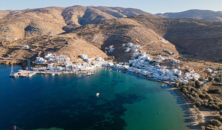 Θαλάσσιες διακομιδές από το λιμάνι της Τήνου