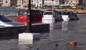 Σεισμός στη Σάμο - Βίντεο: Η θάλασσα βγήκε στη στεριά μετά τα 6,7 ρίχτερ